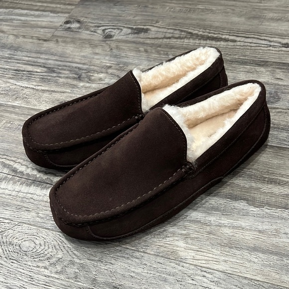New UGG Men’s Brown Ascot Slippers - Picture 1 of 12